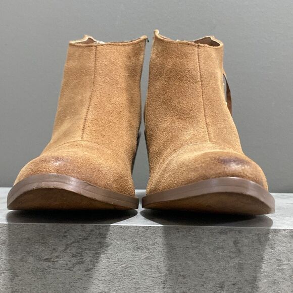 Fergie Bennie Tan/Brown Suede Leather Fringe Beaded Ankle Boots/Booties Size 6.5 - Picture 6 of 16